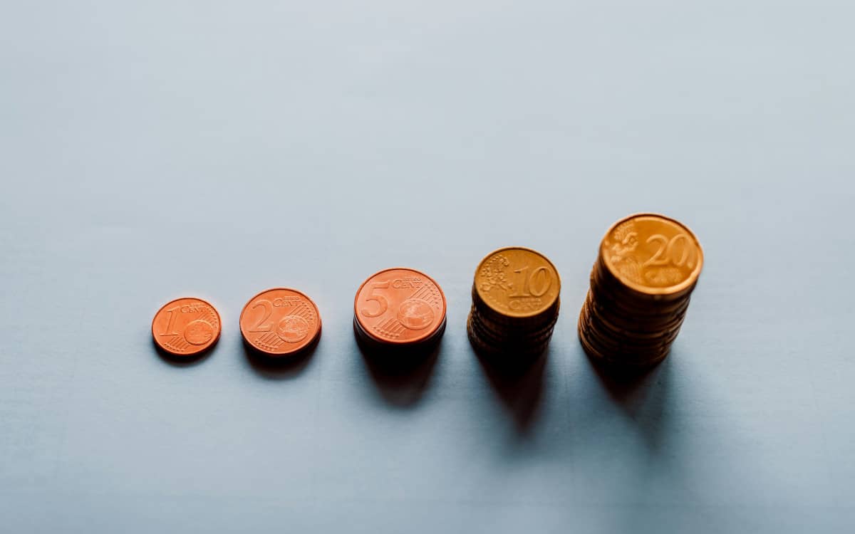 MEV arbitrage gas savings are represented by coins Photo by Marcel Strauß on Unsplash