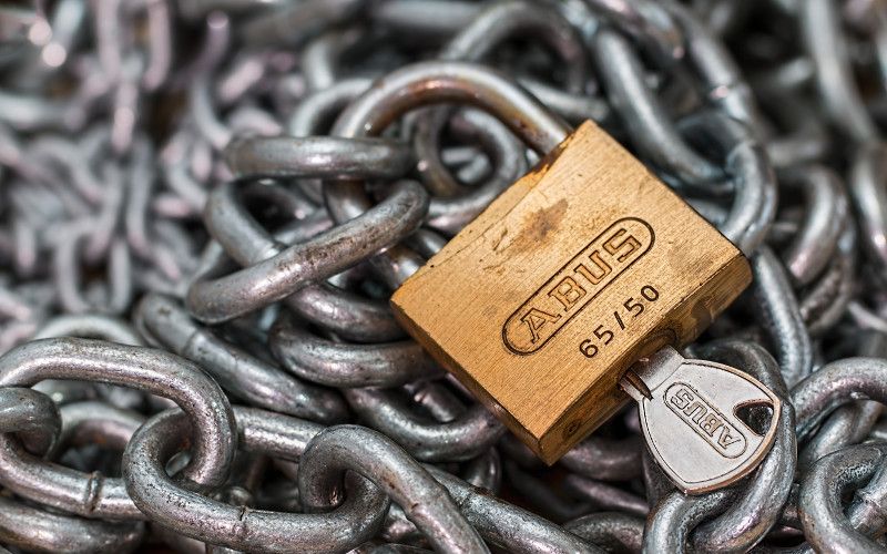 Lock represents secure file upload from Rails apps to Amazon S3 Bucket. Photo by Pixabay from Pexels